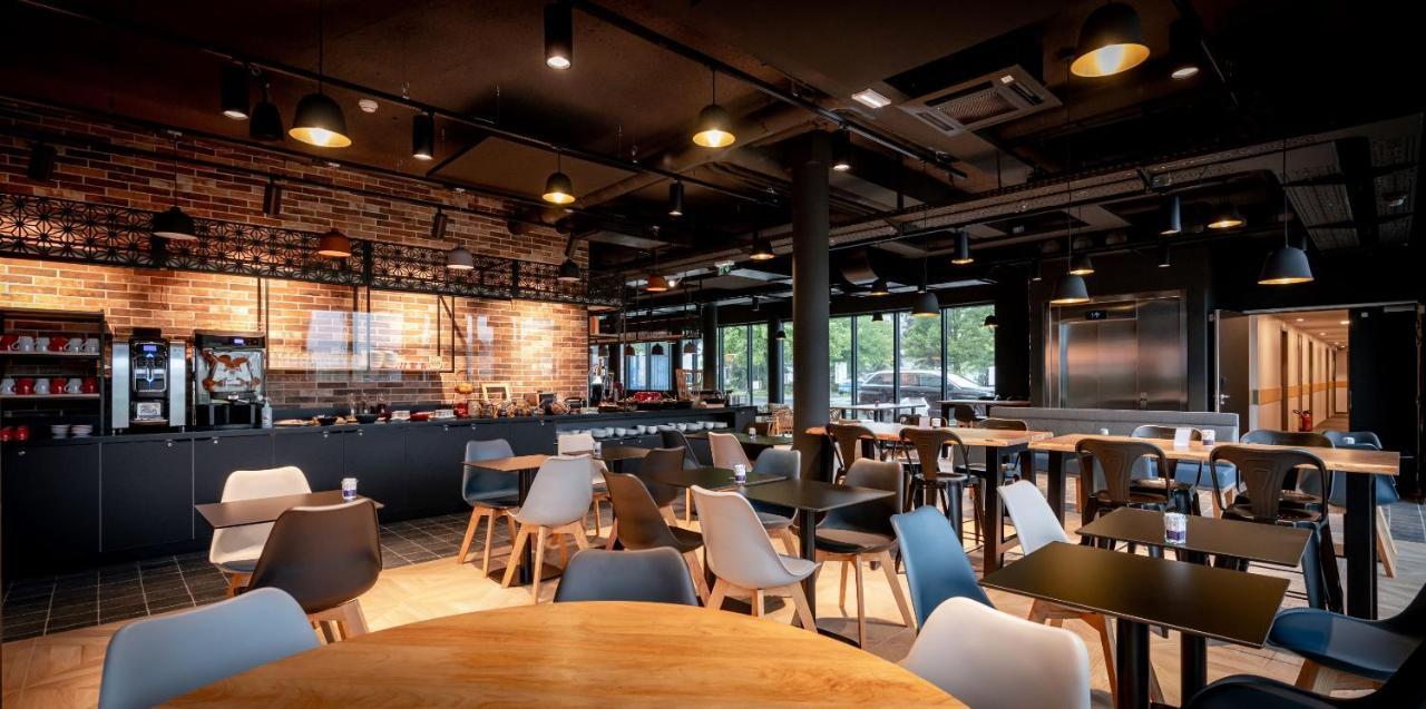 Ibis Styles Valenciennes Petite Foret Esterno foto