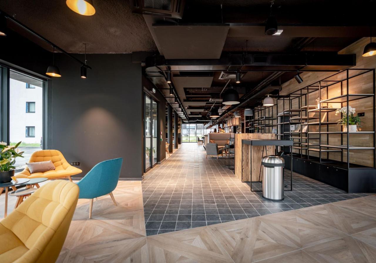 Ibis Styles Valenciennes Petite Foret Esterno foto